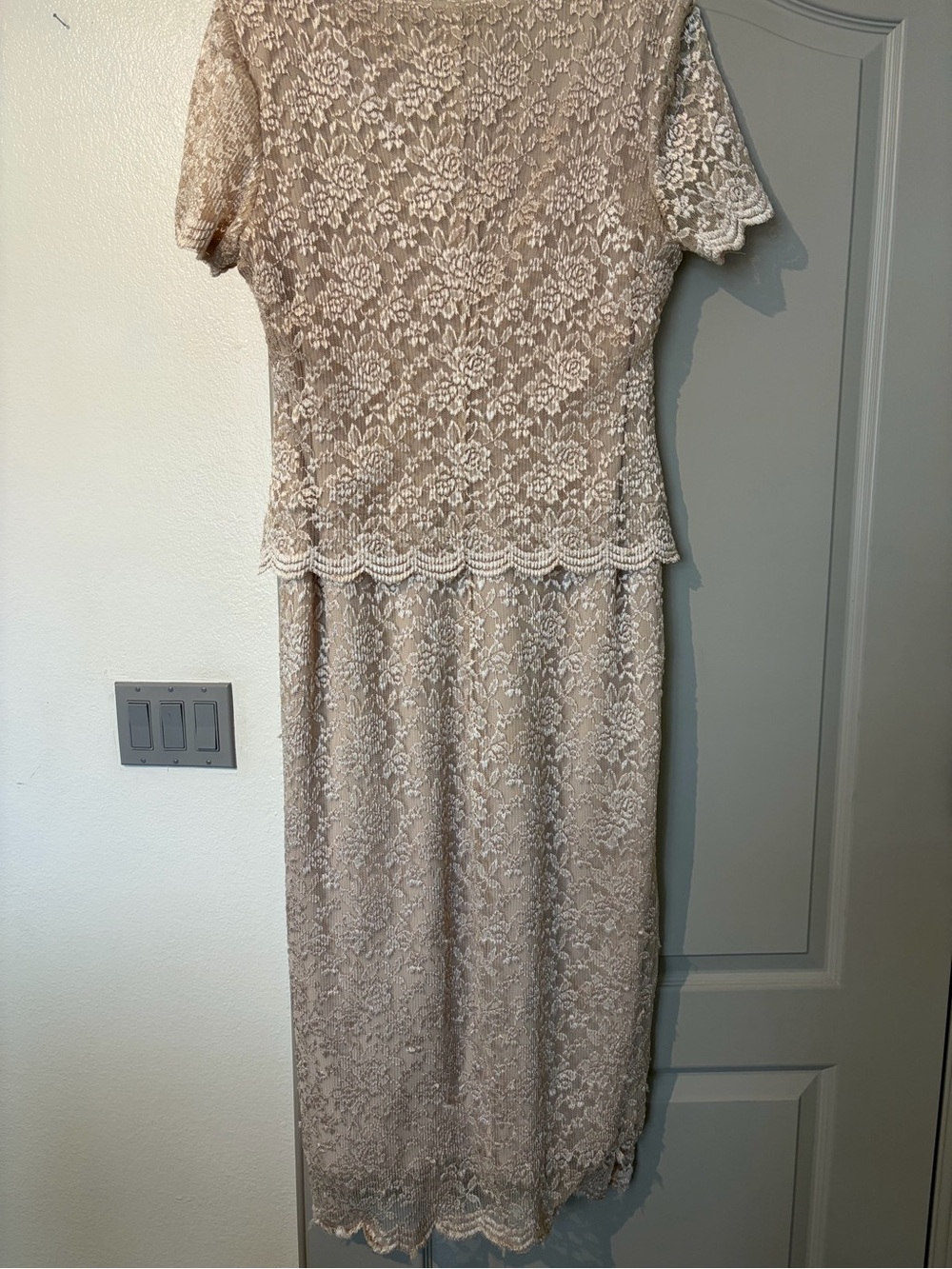 Short-Sleeve Lace Midi Dress in Light Beige